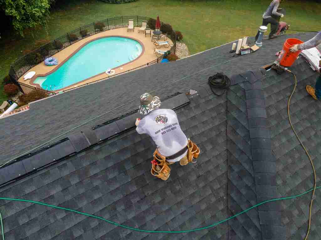 Experienced contractors for emergency roofing in Maryland
